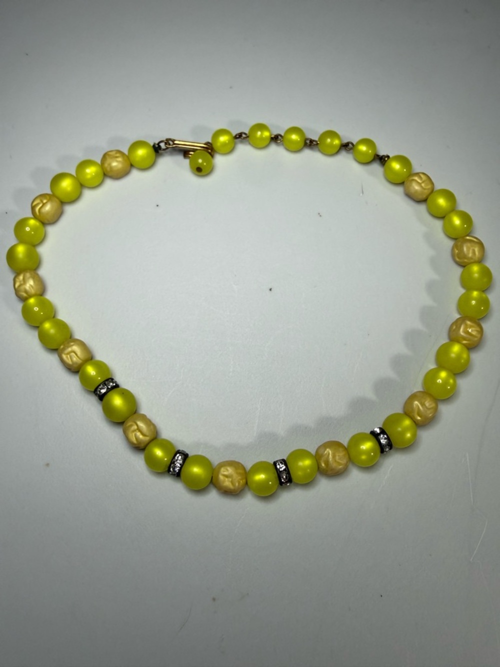 Vintage 1940s-50s Yellow Beaded Women's Necklace - Brand V4 - Picture 2 of 3